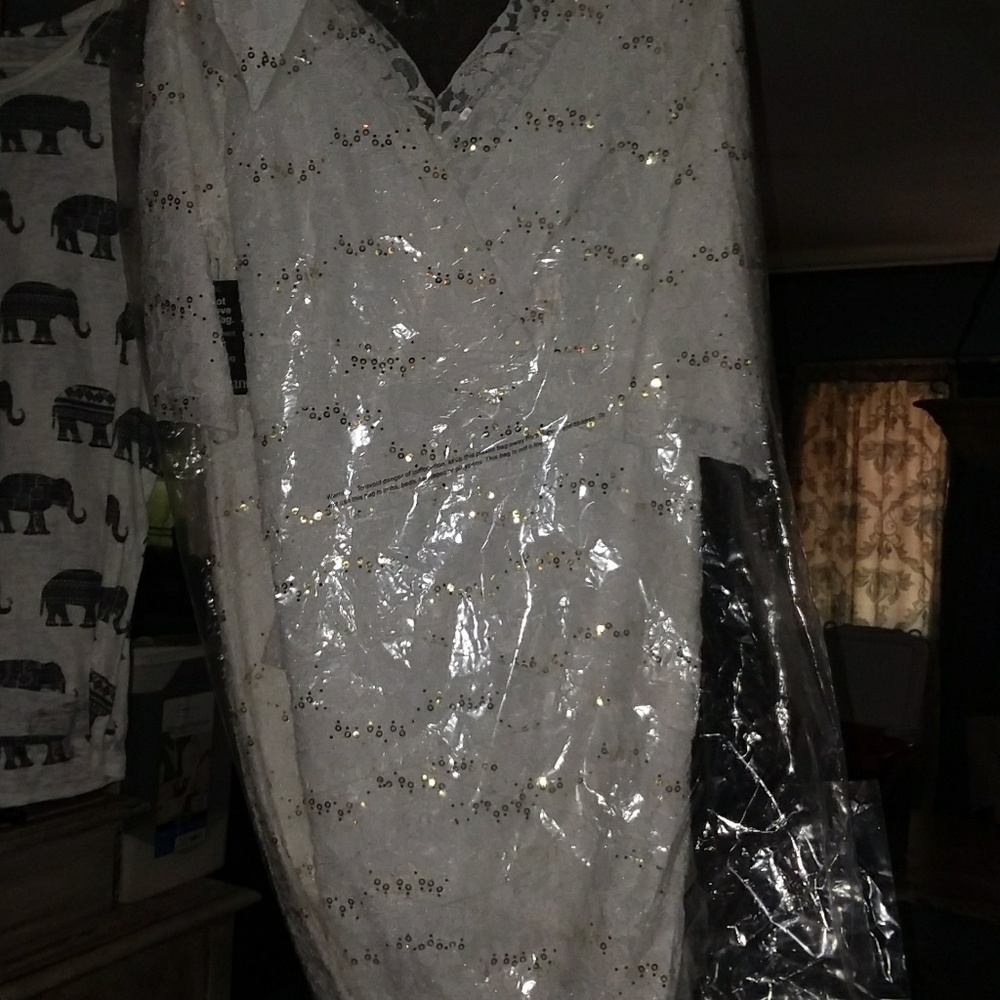 Beautiful Dress - Picture 2 of 4